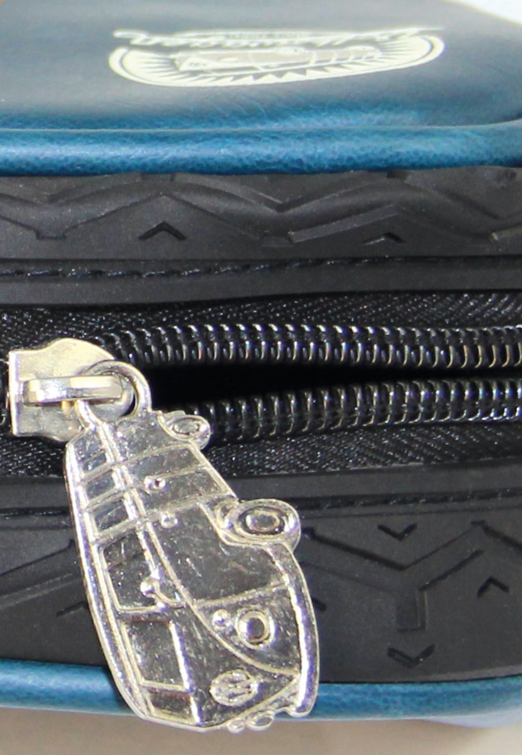 VW T1 Bulli Bus Messenger Bag, PU & Reifenprofil