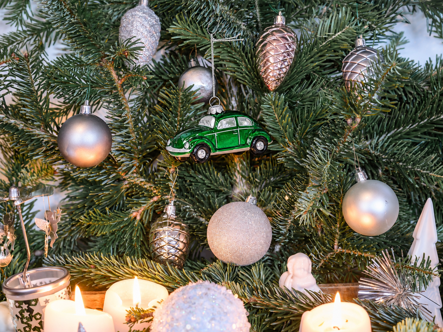 VW Käfer Deko-Anhänger & Weihnachtsschmuck aus Glas in Geschenkbox (Maßstab 1:40)