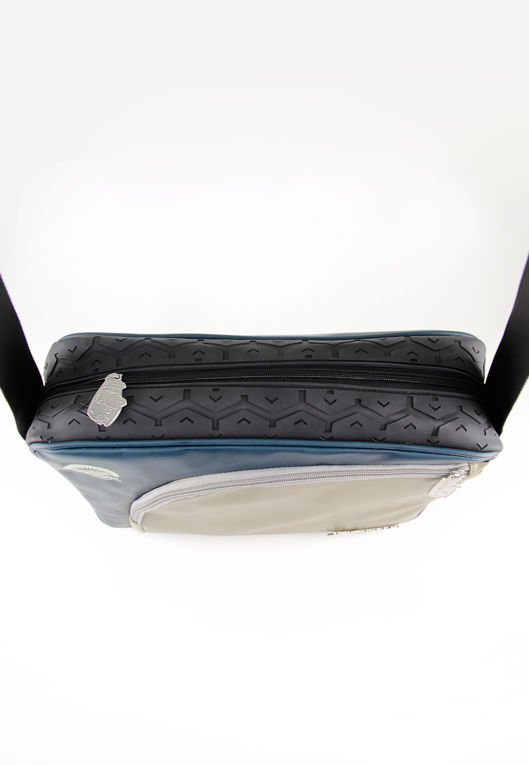 VW T1 Bulli Bus Messenger Bag, PU & Reifenprofil