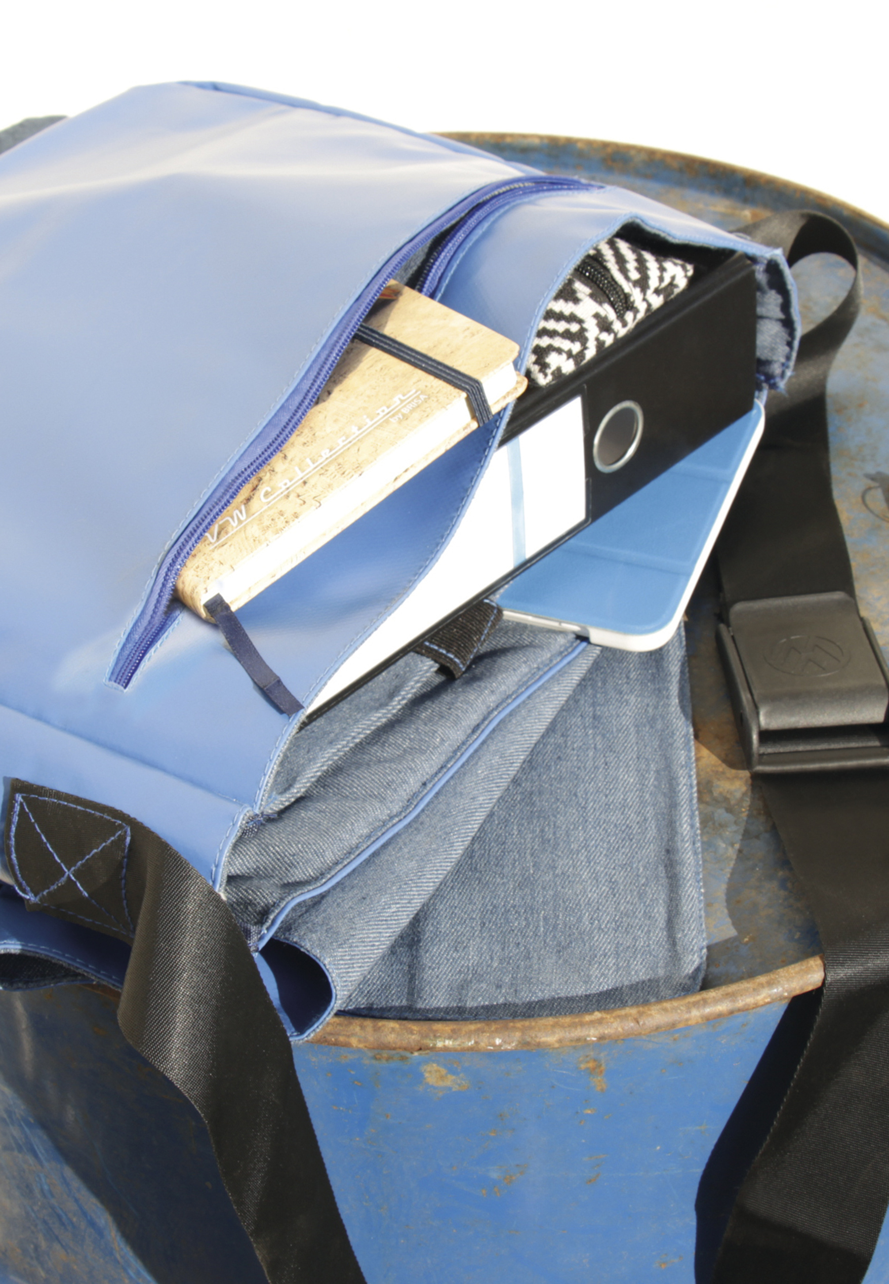 Bolsa bandolera VW Beetle "Jeans" de lona de camión, grande
