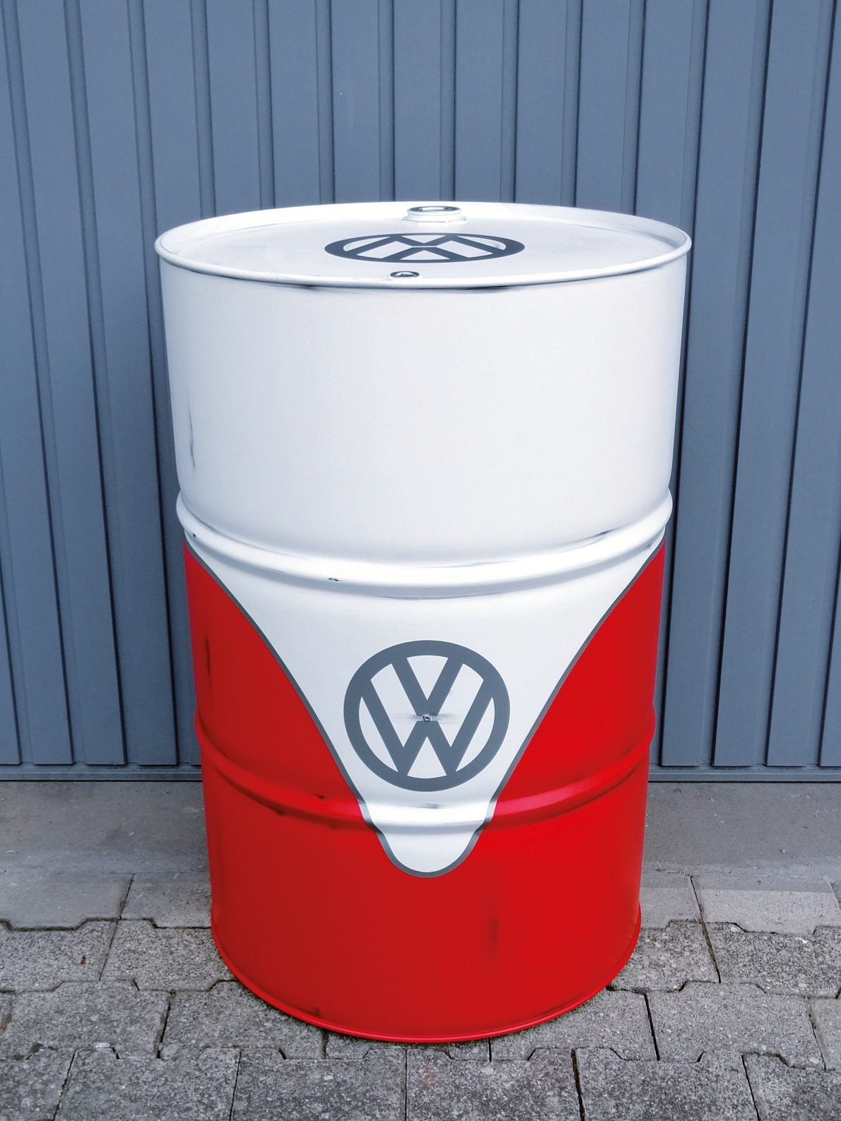 VW T1 Bus Vitrine tonneau d'huile avec table haute vintage