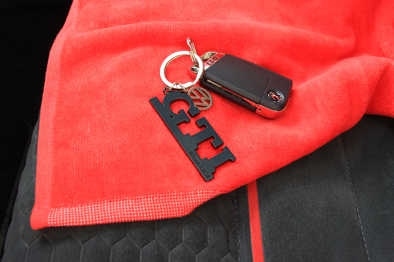 VOLKSWAGEN VW GTI Porte-clés avec pendentif de charme - noir