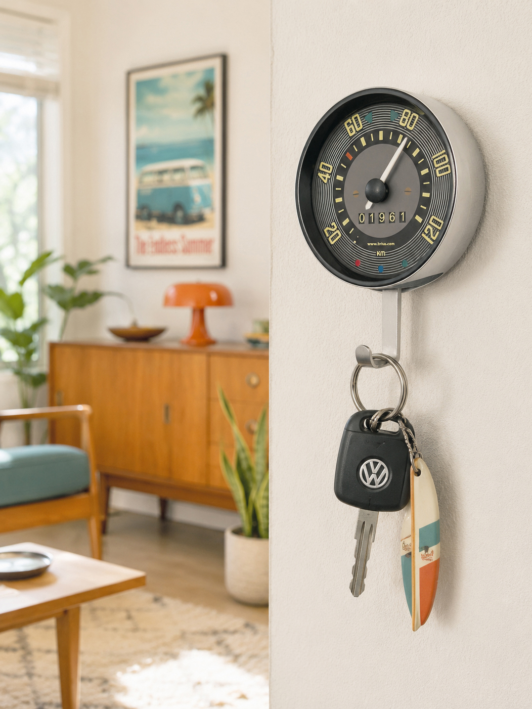 VW T1 Camper Van Wall-Mounted Key Holder in Speedometer Design (in Gift Box)